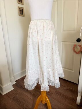 Vintage 1950s White Ditzy Floral Petticoat Skirt